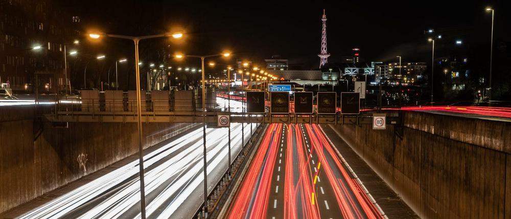 Zwischen dem Autobahndreieck Funkturm und dem Spandauer Damm soll die A100 gesperrt werden.