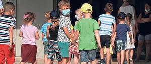 Kitas und Schulen könnten als Infektionsherde unterschätzt werden. Kinder sind so infektiös wie Erwachsene, zeigt eine Studie.