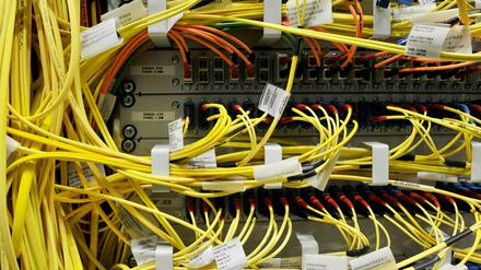 Obskures Objekt der Begierde: An Internetknotenpunkten wie dem der Firma De-Cix in Frankfurt am Main zapft der BND Daten ab.