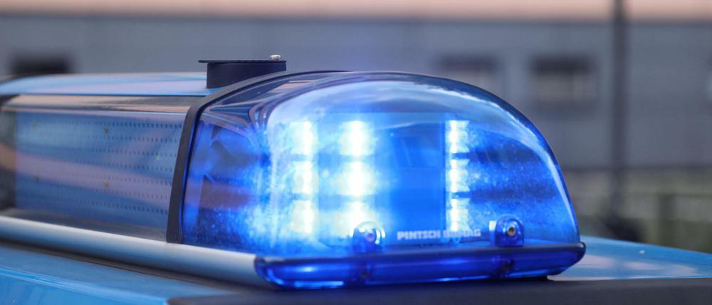 Zwei Menschen sollen laut örtlichen Medienbrichten verletzt worden sein.