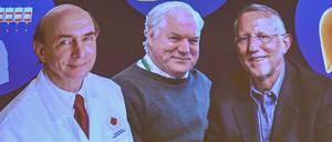 Die Nobelpreisträger Harvey Alter, Michael Houghton und Charles Rice