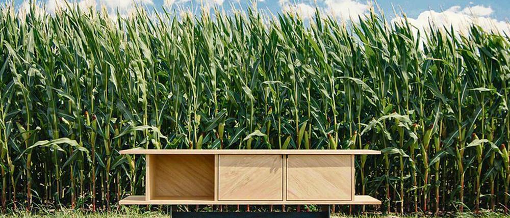 Taonslawe heißt das Sideboard von der Manufaktur Herr Lars. Es verbindet skandinavisches Wohngefühl mit industriellem Design. 