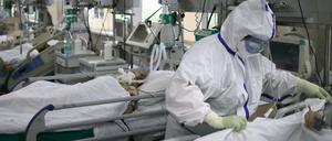 Immer mehr Intensivpatienten. Die Covid-19-Erkrankungen nehmen auch qualitativ wieder zu.