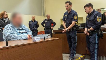 Lebenslange Haft und Sicherungsverwahrung - so lautet das Urteil gegen den Hilfspfleger.