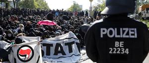 Linke Gegendemonstranten blockierten am Samstag die Demo von Rechtsextremen.