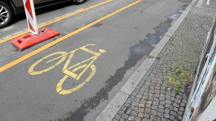 Pop-Up-Radweg auf dem Kottbusser Damm.