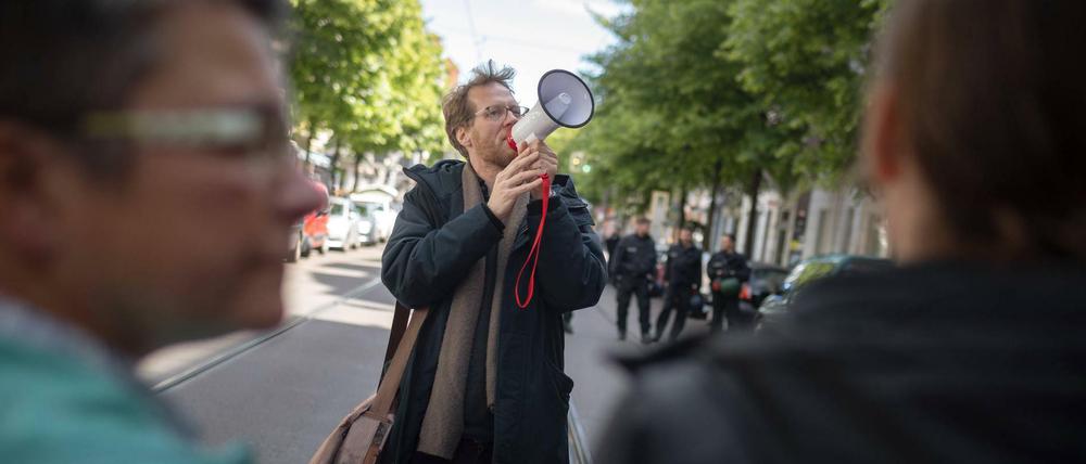 Der Bezirksstadtrat für Bauen im Bezirk Friedrichshain Kreuzberg, Florian Schmidt (Grüne) wurde vom Rechnungshof gerügt.