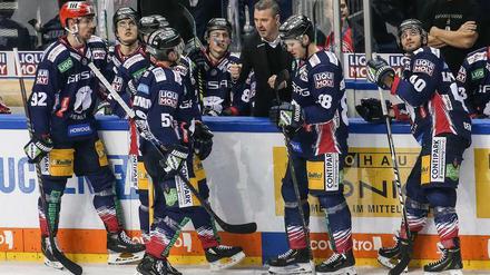 Allgemeine Ratlosigkeit. Wann in Deutschland wieder Eishockey gespielt werden kann, ist völlig offen - nicht nur in Berlin.
