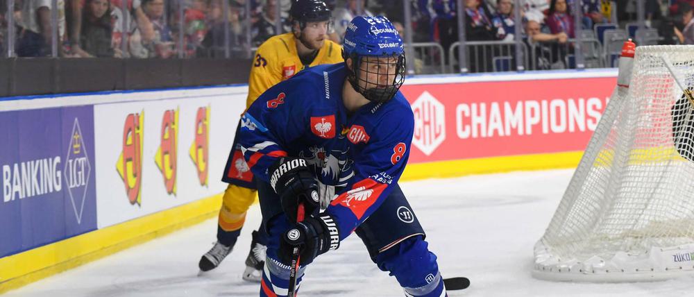 Kann fast alles und kann alles erreichen. Tim Stützle war mit 17 schon Stammspieler in Mannheim.