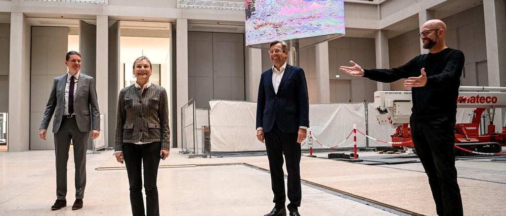 Pressekonferenz im Humboldt Forum am 7. Oktober, mit Lars-Christian Koch (l-r), Sabine Kunst, Hartmut Dorgerloh und Moritz van Dülmen.