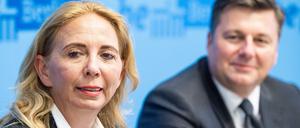 Berlins Polizeipräsidentin Barbara Slowik und Innensenator Andreas Geisel. (Archivbild)