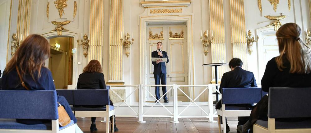 Der Ständige Sekretär der Schwedischen Akademie Mats Malm bei der Verkündung des Literaturnobelrpreises an Louise Glück. 