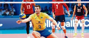 Eder Carbonera, 36, wurde in Farroupilha im Süden Brasiliens geboren. Der Mittelblocker feierte in seiner Heimat schon als Junior große Erfolge. Später wurde er mit dem Nationalteam Olympiasieger und zweimal Vize-Weltmeister.