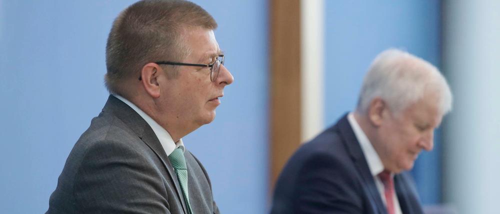 Verfassungsschutz-Chef Thomas Haldenwang warnt vor russischer Desinformation über Corona.