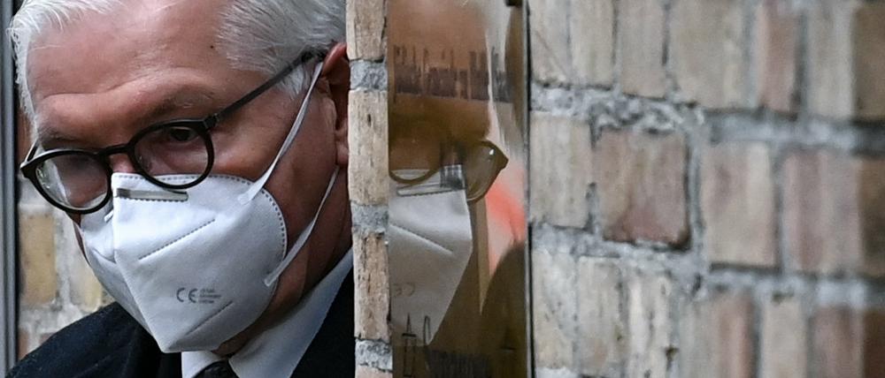 Bundespräsident Frank-Walter Steinmeier an der Synagoge in Halle/Saale