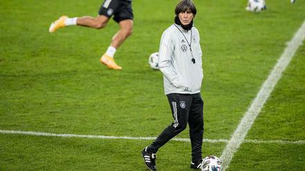 Joachim Löw pfeift auf die Kritik.