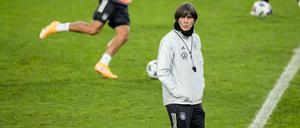 Joachim Löw pfeift auf die Kritik.