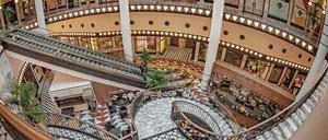 Das Konzept als „Art &amp; Fashion House“ geht im Quartier 206 nicht auf. Seit Jahren ist das Shoppingcenter und Bürohaus in wirtschaftlichen Schwierigkeiten.