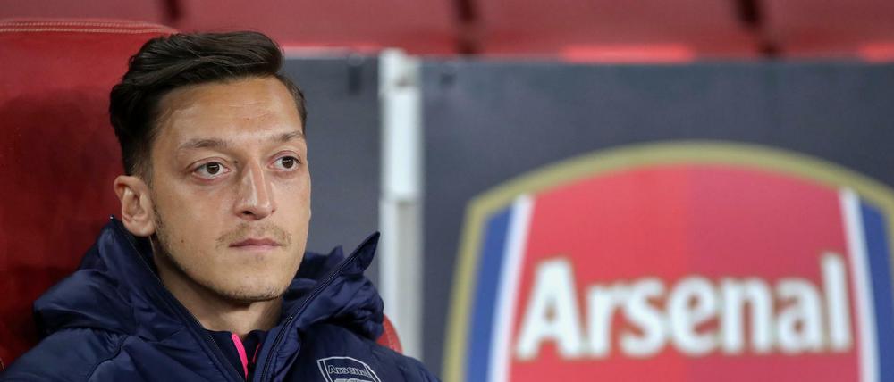 Mesut Özil ist zuletzt kaum noch auf dem Fußballplatz zu sehen.