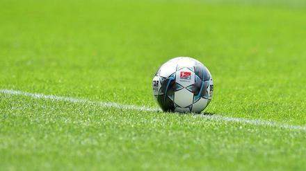 Ob der Ball am Wochenende auch im Fernsehen rollt, ist zumindest ein bisschen fraglich.