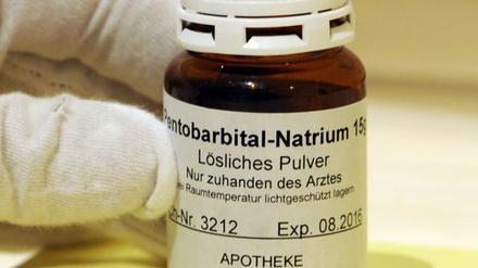 Ein Fläschchen mit Pentobarbital-Natrium, das bei der Sterbehilfe verwandt wird. 