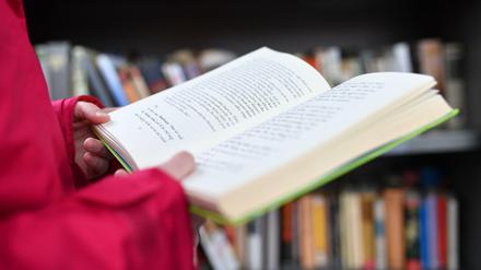 Gelesen wird immer, auch in Pandemie-Zeiten. Die Frankfurter Buchmesse verzichtet jedoch dieses Mal auf Publikum.