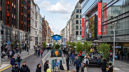 Die autofreie Friedrichstraße hat für die Galeries Lafayette einiges verändert.