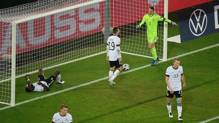 Wieder einer drin. Die deutsche Mannschaft kassierte in den beiden vergangenen Heimspiele sechs Gegentore.