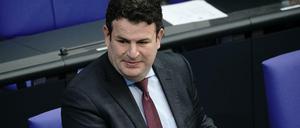 Arbeitsminister Hubertus Heil (SPD) strebt einen Mindestlohn von zwölf Euro an.
