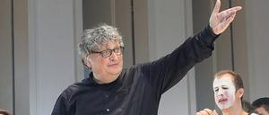 Pandemiebedingt. René Jacobs musste eine Dreiviertelstunde kürzen.