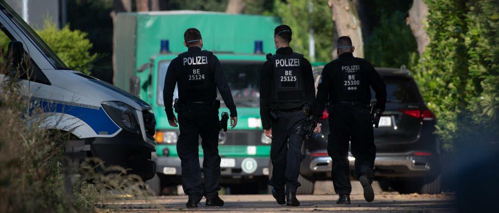 Im Haus von Clanchef Arafat Abou-Chaker auf seinem Grundstück in Kleinmachnow fand eine Großrazzia statt. Dabei wurden auch Notizen fotografiert, die den Prozess betreffen sollen.