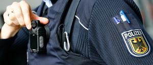 Wie genau eine Unterstützung der Bundespolizei aussehen könnte, bedarf der weiteren Absprache mit dem Bund.