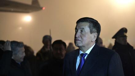 Sooronbaj Dscheenbekow ist nicht länger Präsident von Kirgistan.