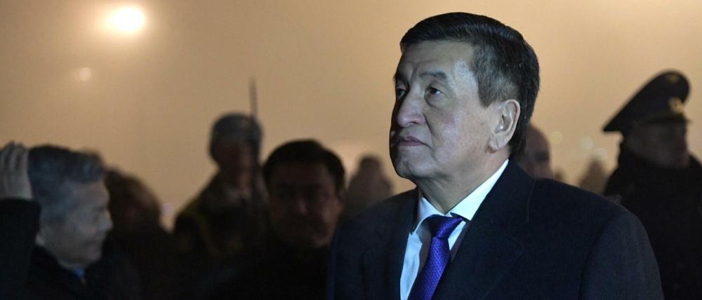 Sooronbaj Dscheenbekow ist nicht länger Präsident von Kirgistan.