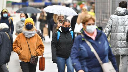 In immer mehr Fußgängerzonen herrscht Maskenpflicht - wie hier in München.