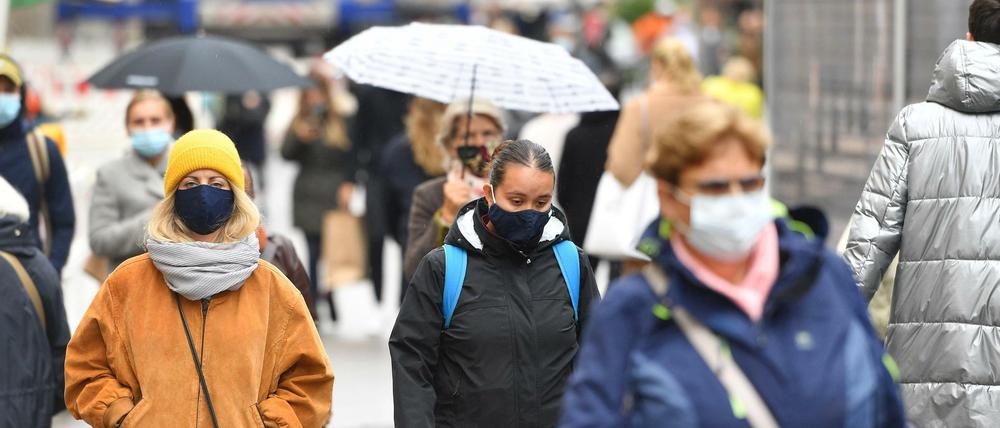 In immer mehr Fußgängerzonen herrscht Maskenpflicht - wie hier in München.
