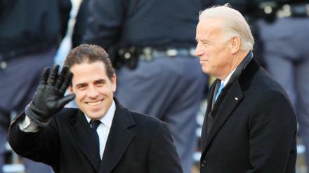 Fragwürdige Artikel über Joe Biden und seinen Sohn Hunter (l.) sorgen für neuen Zündstoff im US-Wahlkampf.