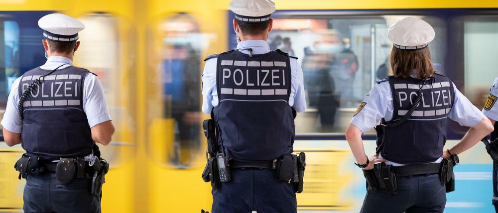 Einsatz gegen Maskenverweigerer im September in Stuttgart. 