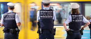 Einsatz gegen Maskenverweigerer im September in Stuttgart. 