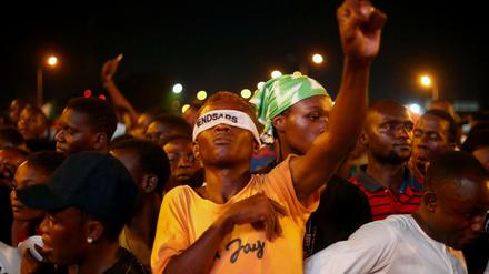 Demonstranten in Lagos protestieren gegen Polizeigewalt.