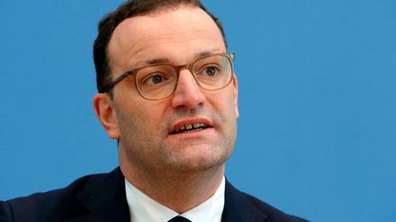 Steht wegen dem geplanten Ausbau der Corona-Sonderrechte in der Kritik: Gesundheitsminister Jens Spahn