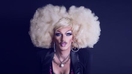 Gloria Viagra ist eine der bekanntesten Drag Queens in Deutschland.