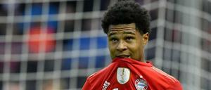 Serge Gnabry ist der erste Bayern-Spieler der sich mit dem Coronavirus infiziert hat