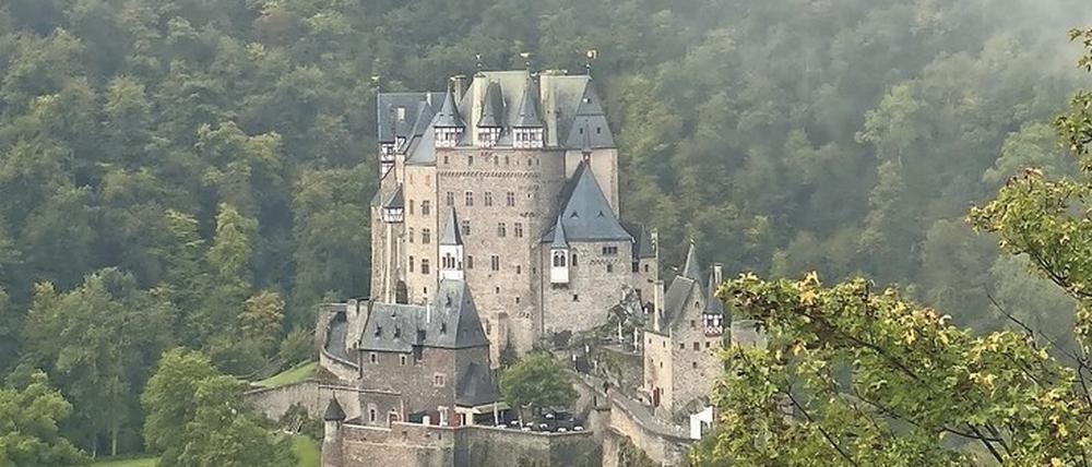 Viele Türmchen, viele Hashtags: die Burg Eltz in der Eifel.