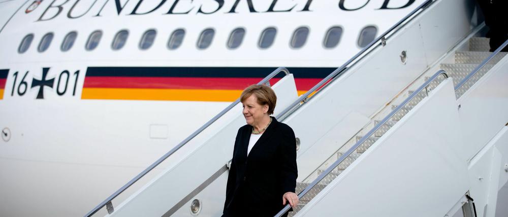 In Zeiten von Corona weniger auf Reisen: Kanzlerin Angela Merkel während einer Dienstreise im Jahr 2014.