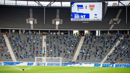 4000 Zuschauer verlieren sich im riesigen Olympiastadion ganz schnell. 