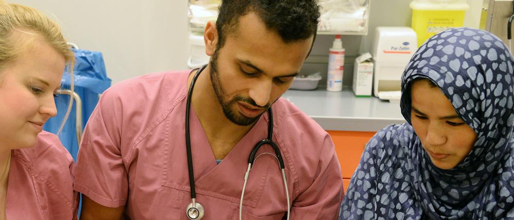 Systemrelevant: Ein Viertel des ärztlichen Personals in den reichen Ländern kommt aus dem Ausland und ein Sechstel der Krankenschwestern und Pfleger.