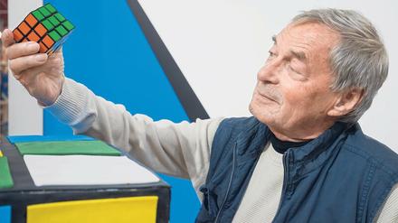 Fast ein halbes Jahrhundert nach der Geburt. Zauberwürfel und Schöpfer im Januar 2020 bei der Nürnberger Spielwarenmesse.