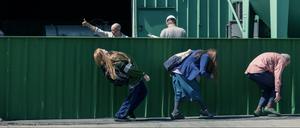 Auch so kann man auf Raubzug gehen. Rachel Wood (l.), Theresa Dyne Richard (m.) und Richard Jenkins.