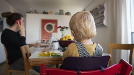 Viele Menschen infizieren sich im Privaten mit dem Coronavirus.
